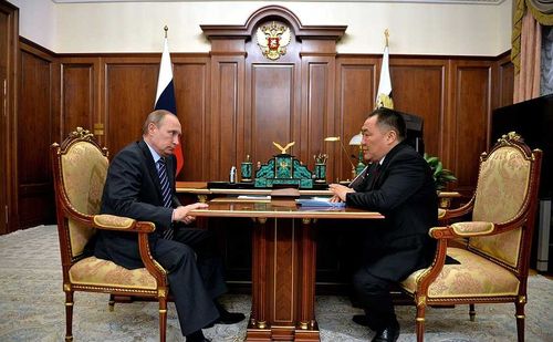 Президент включил в Конституцию понятие "государствообразующий народ"