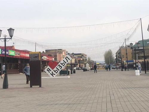 Кызылский Арбат без скамеек