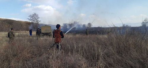 КАК БЕЗОПАСНО ТУШИТЬ ПОЖАР В СТЕПИ?