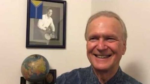 Математик Лейтон: «Экии! Калифорниядан изиг байыр! Эр-хей силер!».