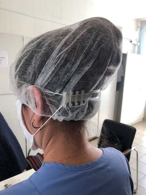 Эрзинцы передали медикам держатели для масок