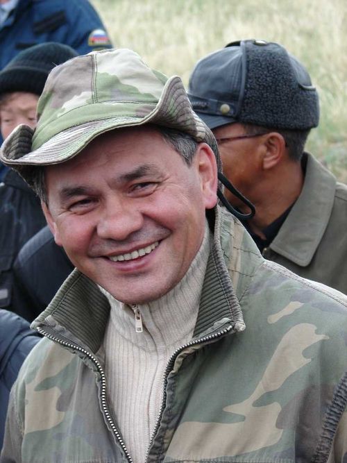 Нет человека, который бы не любил Сергея Шойгу