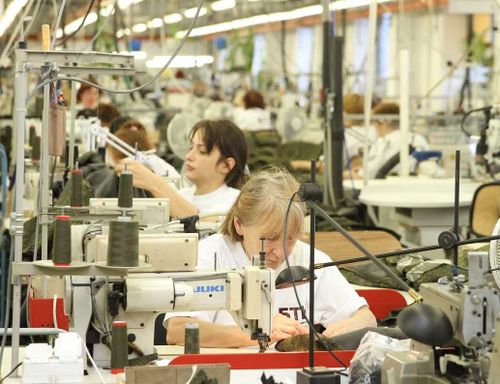 Почти 14 тысяч масок сшили в «БТК групп»