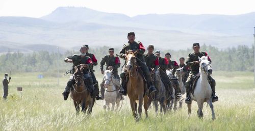 «Конный марафон». Гранаты, кони и гранатомет