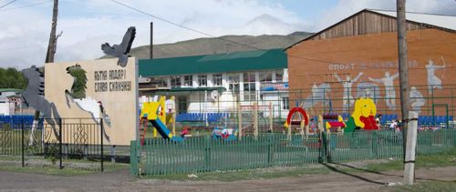 Самагалтайцы берегут детскую площадку