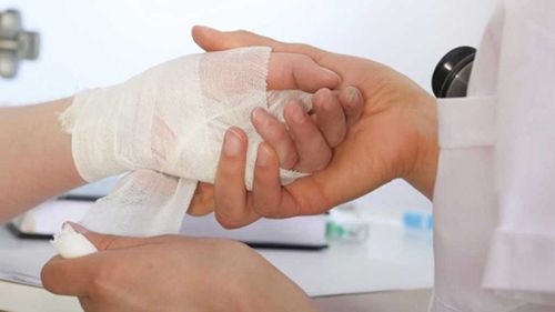 Химический ожог и болевой шок – последствия игры с бензином