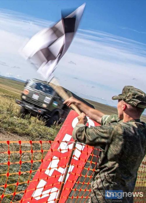 Команда Узбекистана первой стартовала в индивидуальной гонке "Военного ралли"