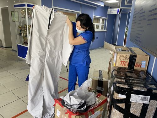 Три медучреждения Тувы получили новую партию СИЗов от штаба #МыВместе
