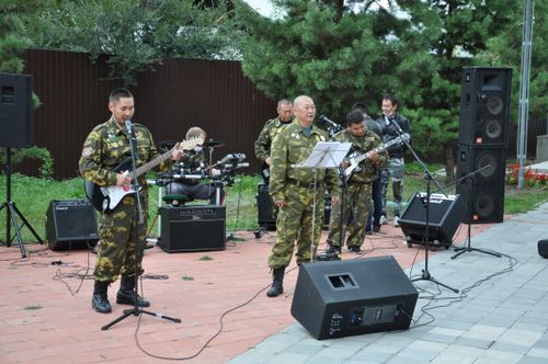 В Туве установили памятник пограничникам