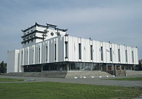 Театральный сезон откроют спектаклем «Свеча»