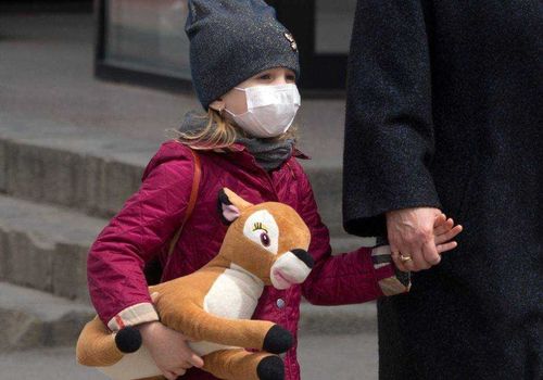 Носить ли маски школьникам? Мнение родителей