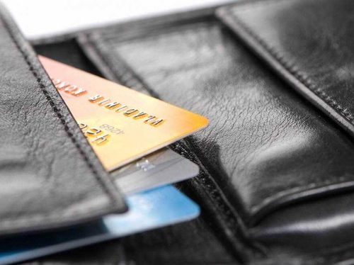 Каждый житель Тувы в среднем пользуется двумя банковскими картами