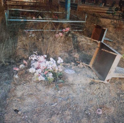 В Туве малолетние вандалы осквернили могилы