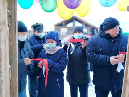 Детям-сиротам Сут-Холя вручили ключи от домов