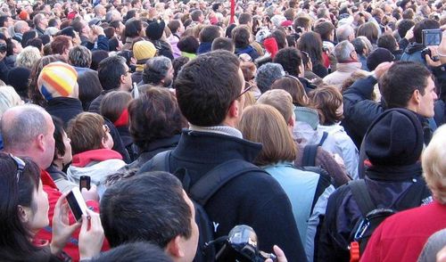 Запрет на проведение массовых мероприятий продлен до 13 декабря