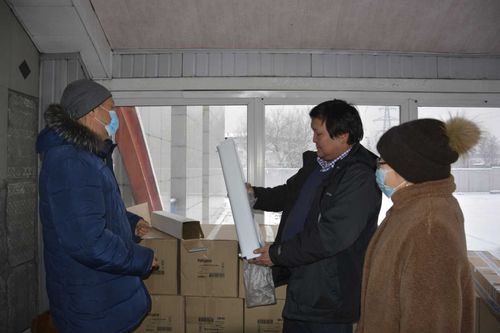 Медикам Тувы из «красной зоны» передали рециркуляторы