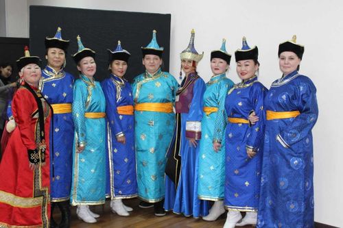 Жители Дзун-Хемчика в национальной одежде