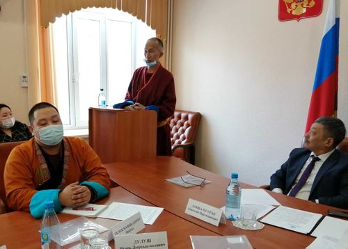 Приблизиться к учению и философии буддизма сердцем. В Туве начнут переводить буддийские сутры