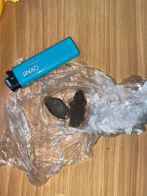 Житель Тувы спрятал наркотики в носке и хотел провезти в междугороднем автобусе  