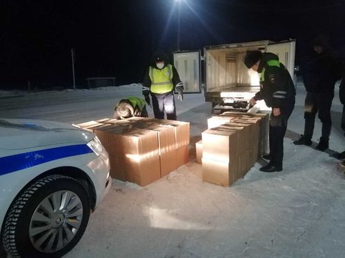 В Туве вновь изъяли канистры с нелегальным спиртом