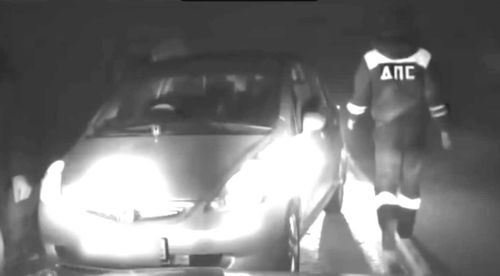 Угнал машину, чтобы прокатиться с БОМЖом?