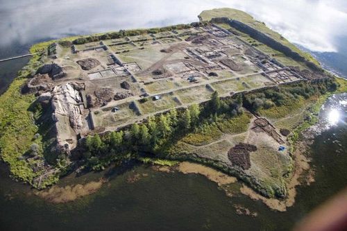 Подводный робот изучит древнюю крепость Пор-Бажын