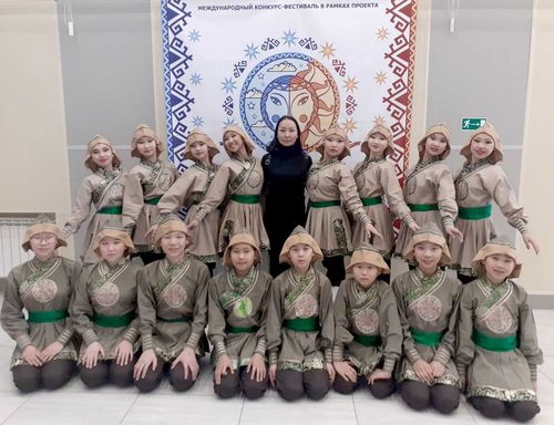 Ансамбль «Сайзанак» зажег Сибирь