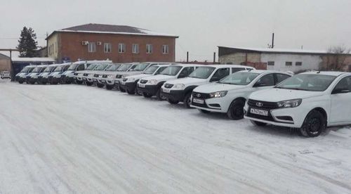 В преддверии Дня защитника Отечества участковые уполномоченные полиции МВД Тувы получили ключи от 15 служебных автомашин