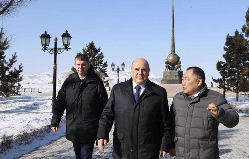 Михаил Мишустин побывал в скульптурном комплексе “Центр Азии”