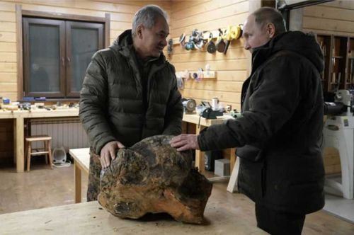 Владимир Путин впервые побывал в тувинской тайге зимой