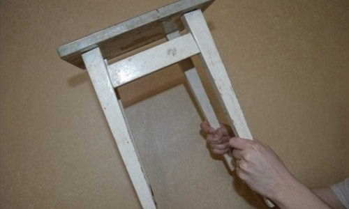 В Туве возбуждено уголовное дело на нападавшего с табуреткой