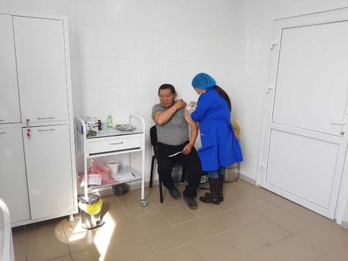 Как проходит вакцинация против ковида в Овюре?