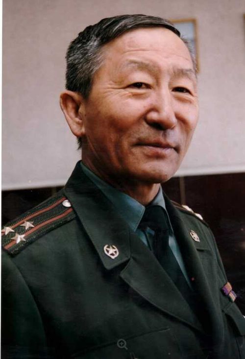 Тувинский УФСИН поздравил с юбилеем ветерана УИС