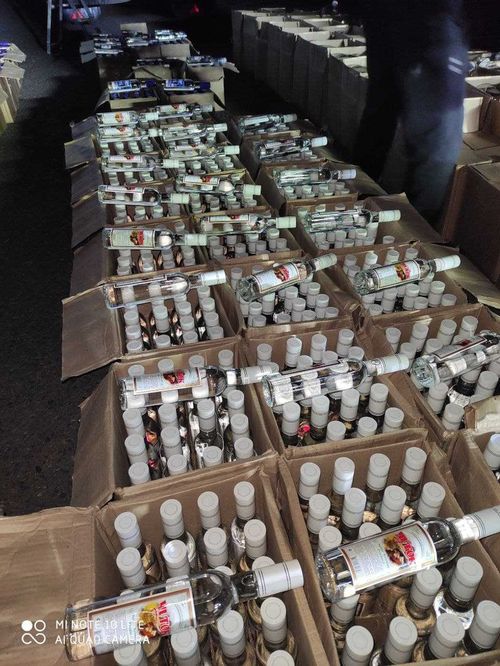 В Туве задержан КамАЗ с контрафактным алкоголем