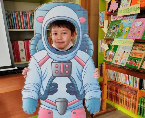 Узнать новое о космосе. В Туве проходят библиоуроки ко Дню космонавтики