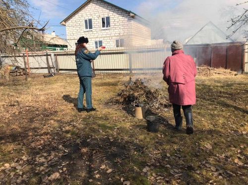 За сжигание сухой травы в Кызыле нарушители заплатят штраф в двойном размере