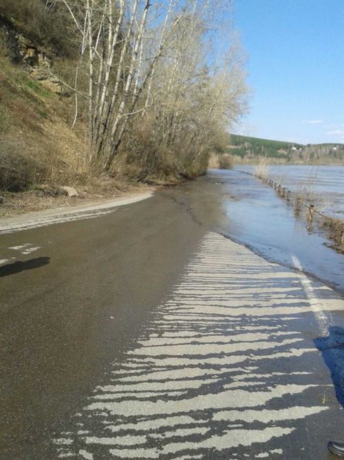 На трассе Р-257 наблюдается небольшой выход воды