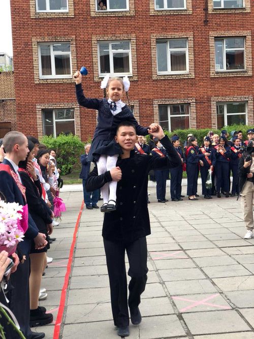 Сегодня во всех школах России прошли последние звонки