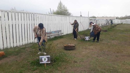 Выпускники Тувы приняли участие в акции «Сад памяти»