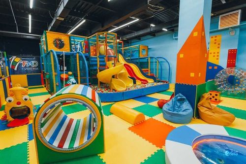 В Туве официально приостановили работу развлекательных центров и ограничили работу общепита