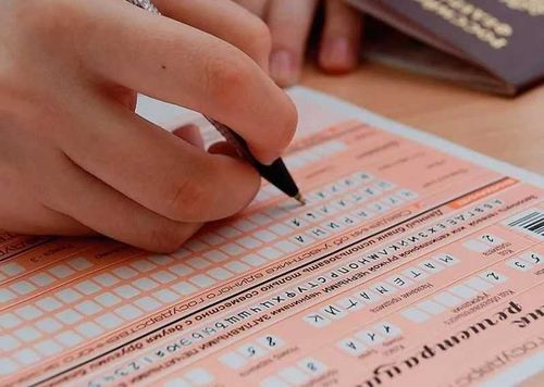 В Туве начали сдавать ЕГЭ