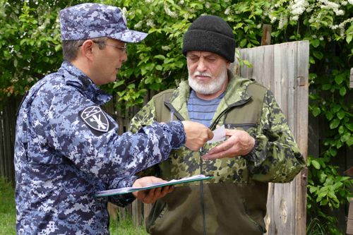 Во время паводка тоджинцы передали полицейским свое оружие