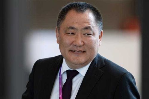 Экс-глава Тувы празднует 55-летний юбилей