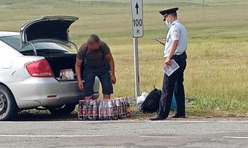 Водитель в Дзун-Хемчике попался на перевозке контрафактного алкоголя