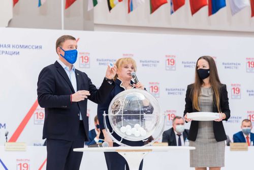 Андрей Турчак: «Пятый номер символизирует пятерку, с которой «Единая Россия» идет на выборы»