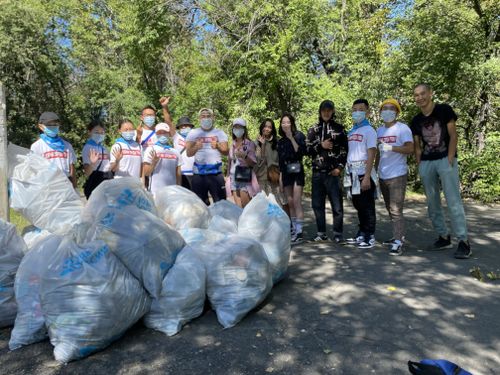 Активисты провели в Кызыле генеральную уборку