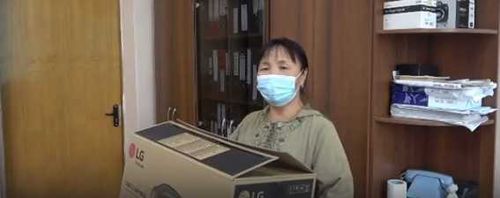 Мэрия Кызыла награждает первых победителей розыгрыша призов среди вакцинированных