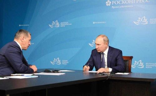 Владимир Путин: снизим планку входа в режим Свободного порта до 500 тысяч рублей