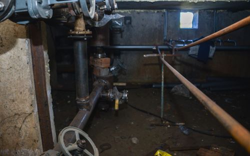 «А тепленькая пойдёт?»: В Шагонаре проводят ремонт тепловых сетей 