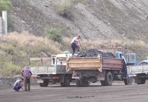 В связи со снижением цены на уголь в Кызыле угольные склады не работают 